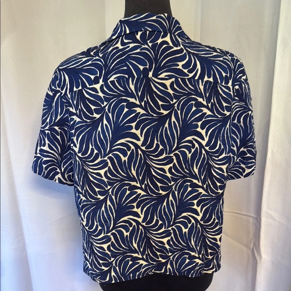 H&M Blue and White Patterned Women's Top - Picture 3 of 9